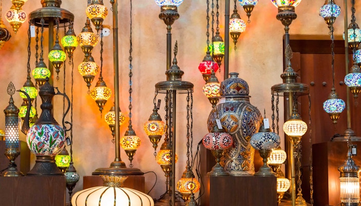 Shopping in Dubai - Lantern