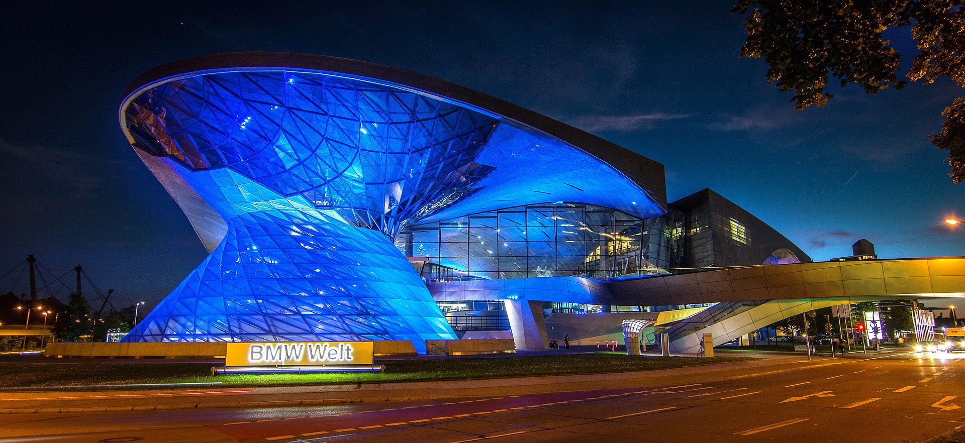 Proximity to BMW Welt