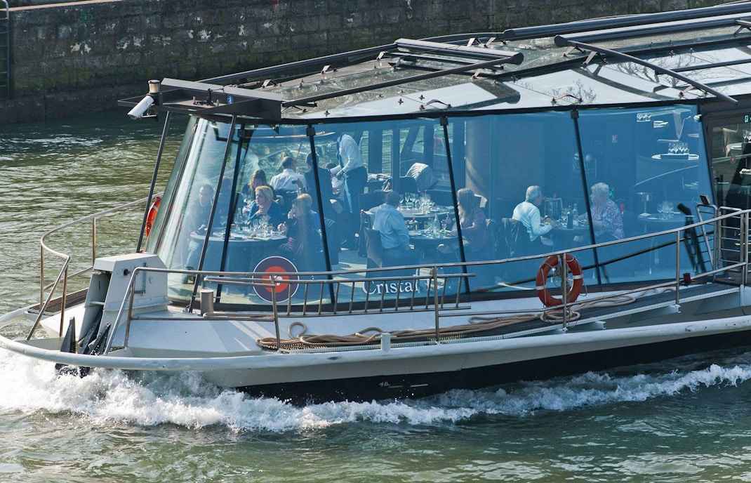 bateaux parisiens seine river cruise