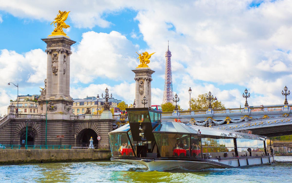 bateaux mouches: new year's eve dinner cruise and party-8 bateaux mouches: new year's eve dinner cruise and party-8