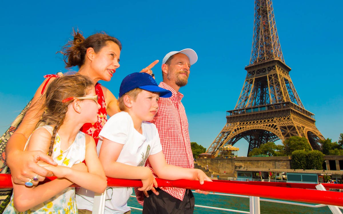 bateaux mouches: new year's eve dinner cruise and party-2 bateaux mouches: new year's eve dinner cruise and party-2