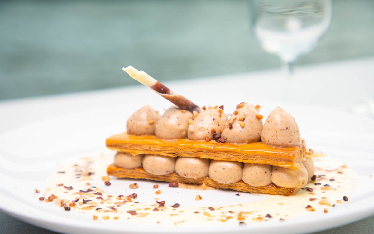 bateaux parisien: christmas seine lunch cruise-5 bateaux parisien: christmas seine lunch cruise-5