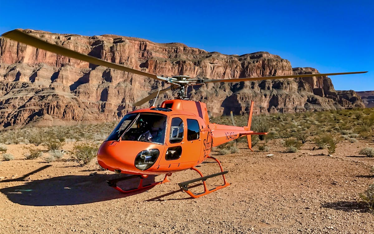Grand Canyon Helicopter Tour with Floor Landing & Champagne Picnic