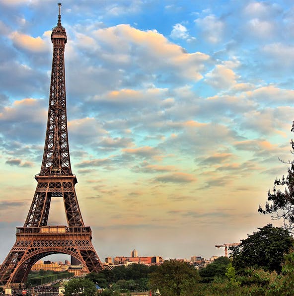 Fine dining at the best Eiffel Tower Restaurants!