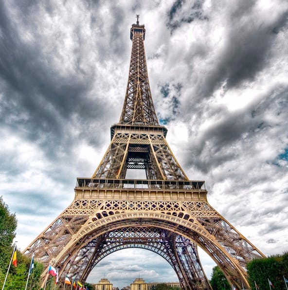 Plan the perfect lunch date at the Eiffel Tower
