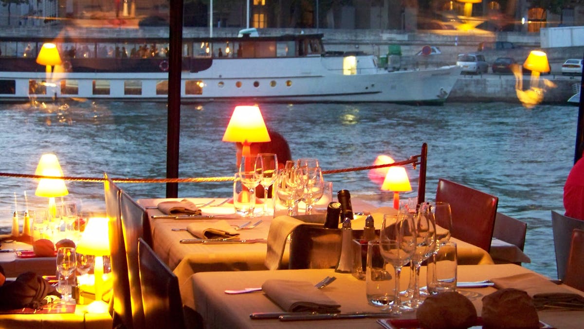 Find the Best Paris Dinner Cruises - Information, Tips, Tickets & more