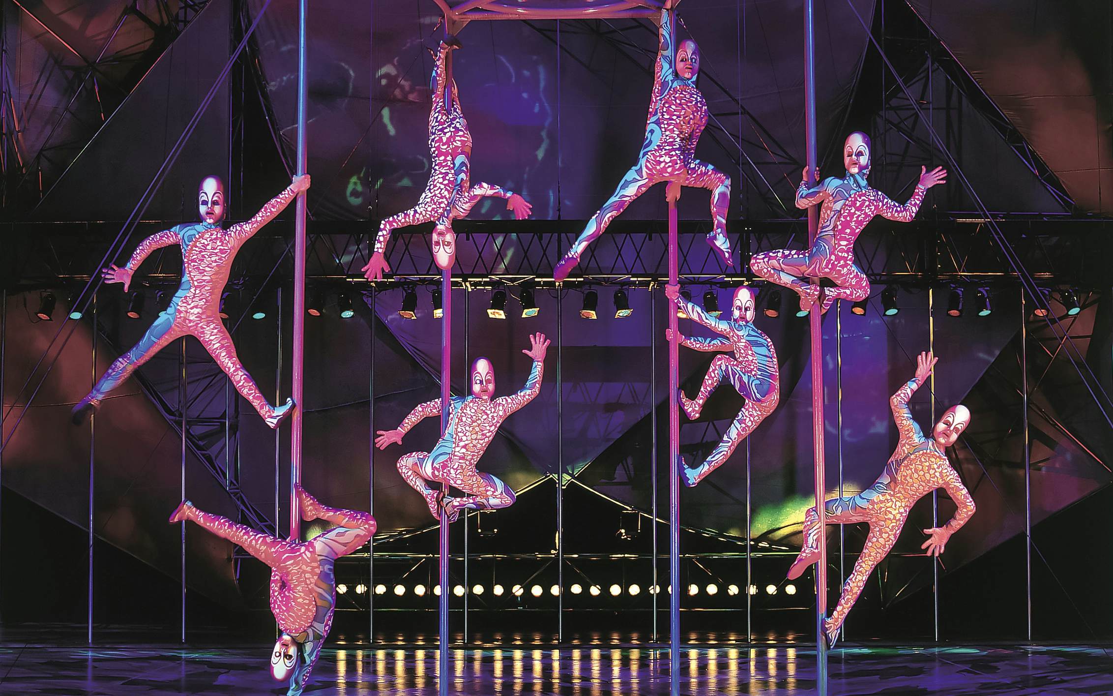 Vegas Variety Shows - See It All, From Magic to Acrobatics