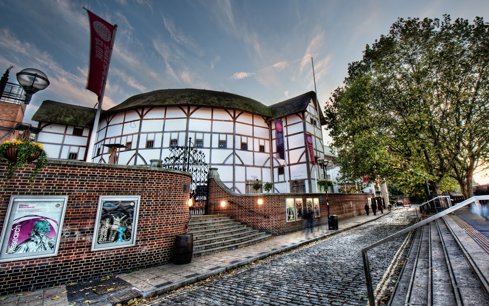shakespeare's globe play