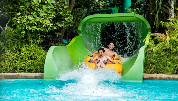 Guests on Tidal Twister at Adventure Cove Waterpark