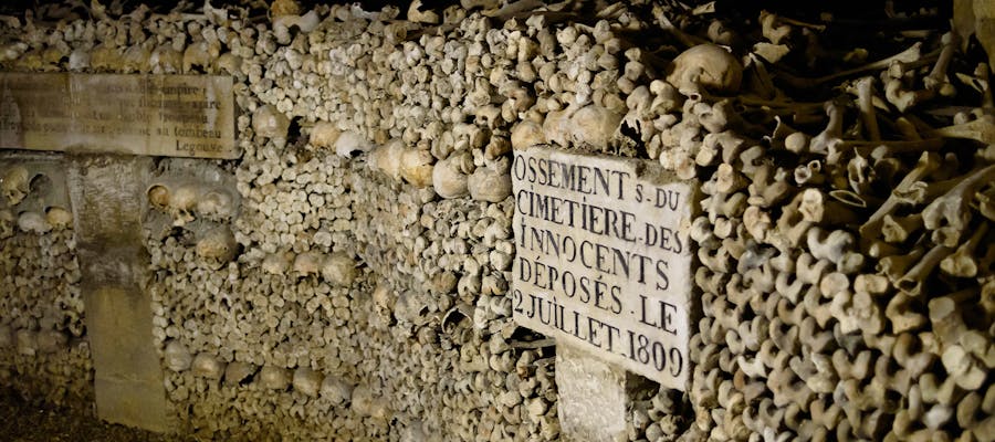 paris in march - Catacombs