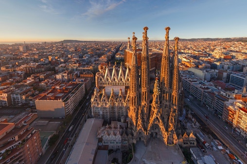 Sagrada Familia Kule Erişimi ve Sesli Rehber ile Hızlı Geçiş Biletleri