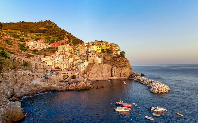 Colorful cliffside village of Manarola in Cinque Terre, Italy, overlooking the sea.