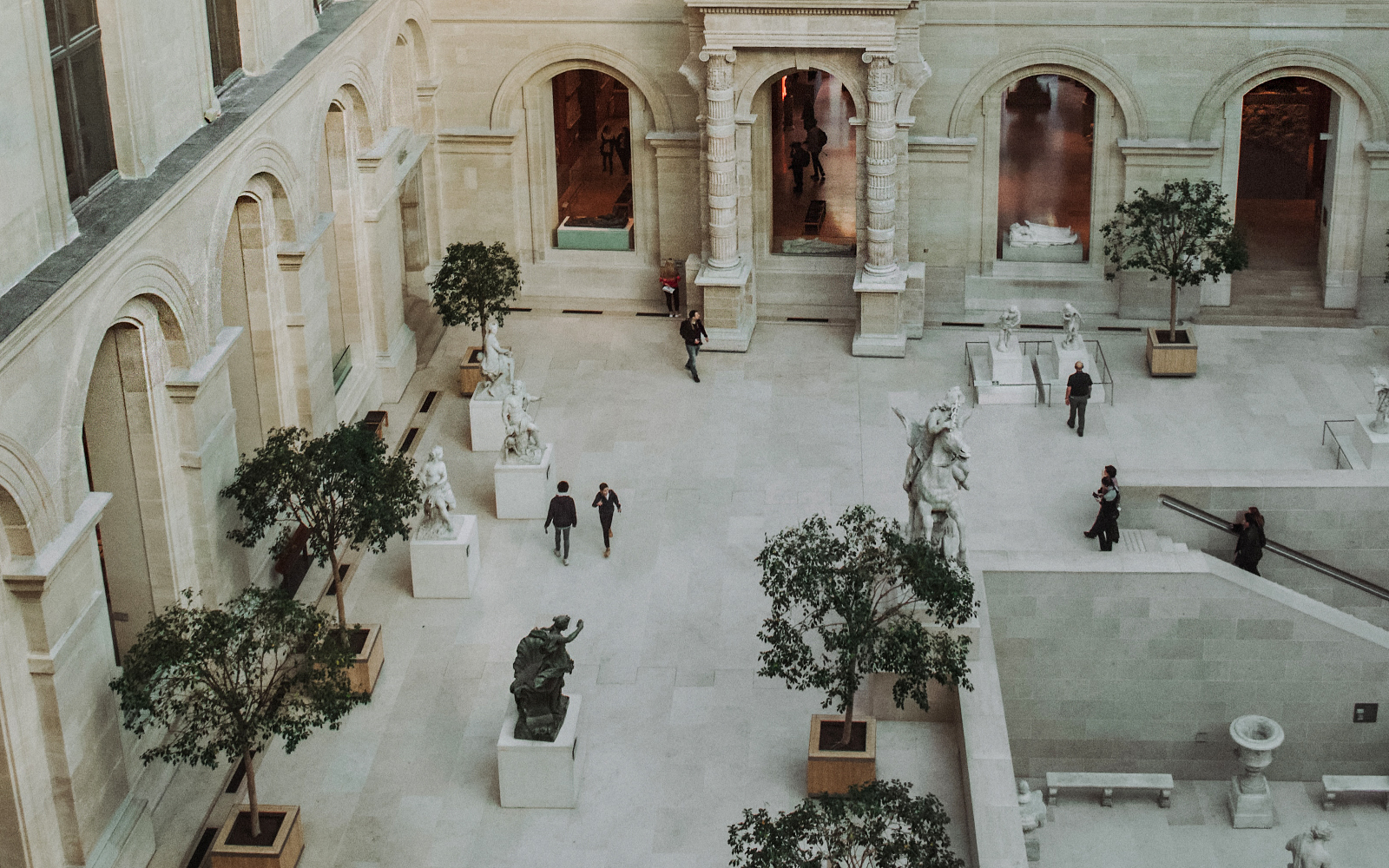 louvre openingstijden