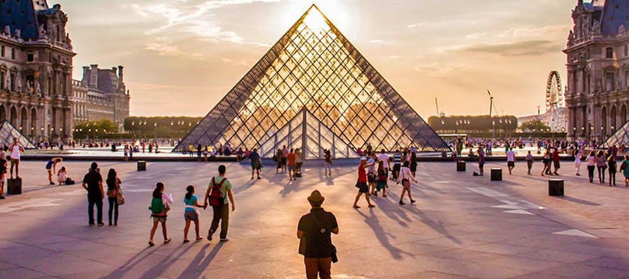 paris in october - louvre museum