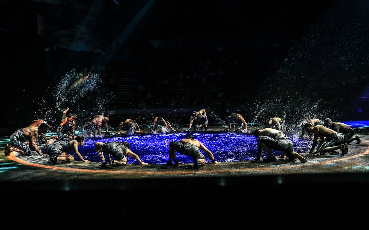 tickets to la perle by dragone-8 tickets to la perle by dragone-8