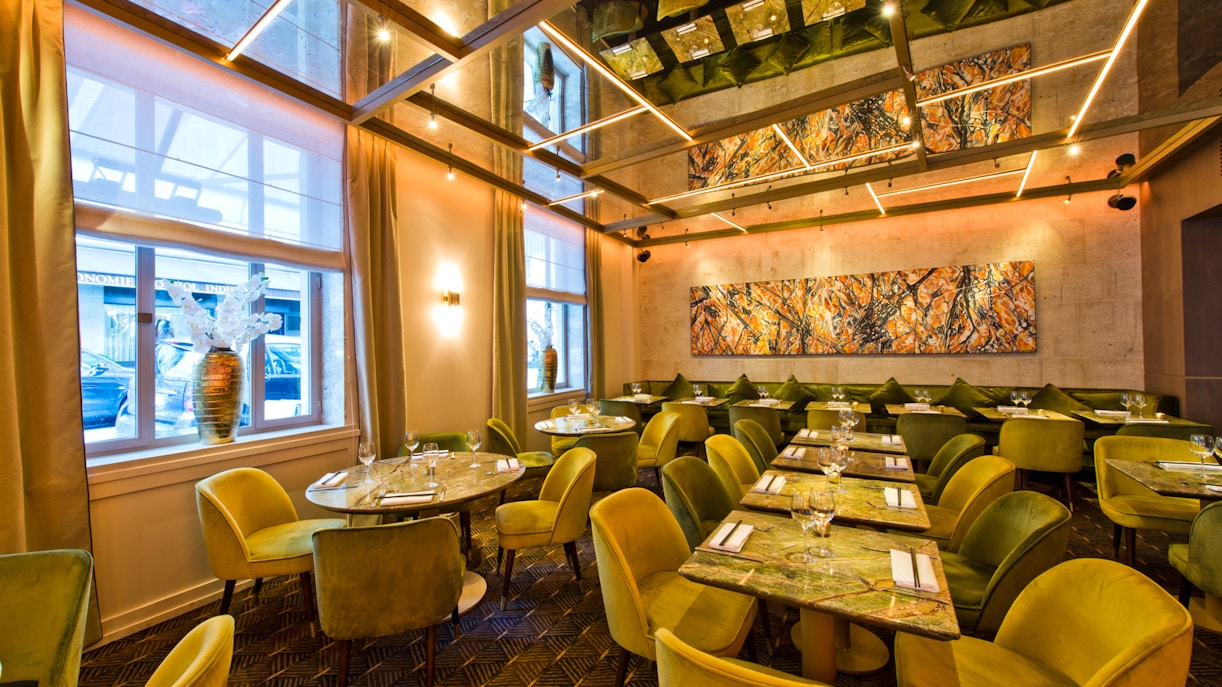 Crazy Horse Kabarett Tickets