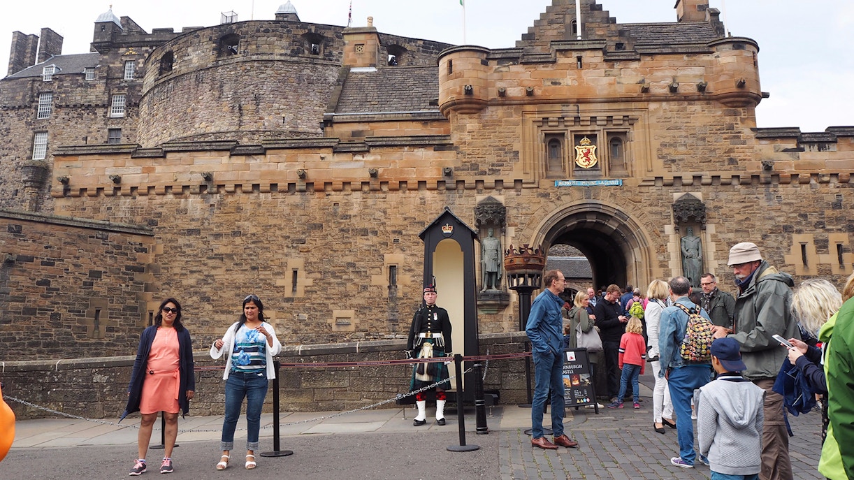 edinburgh castle christmas