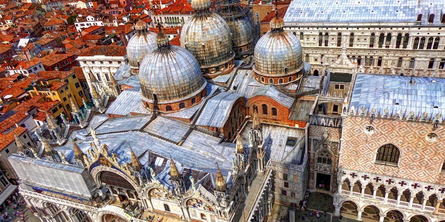 Venice in January - hot air balloon