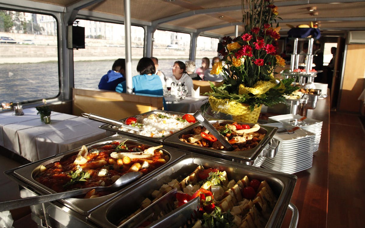 budapest danube sightseeing cruise with lunch-1 budapest danube sightseeing cruise with lunch-1