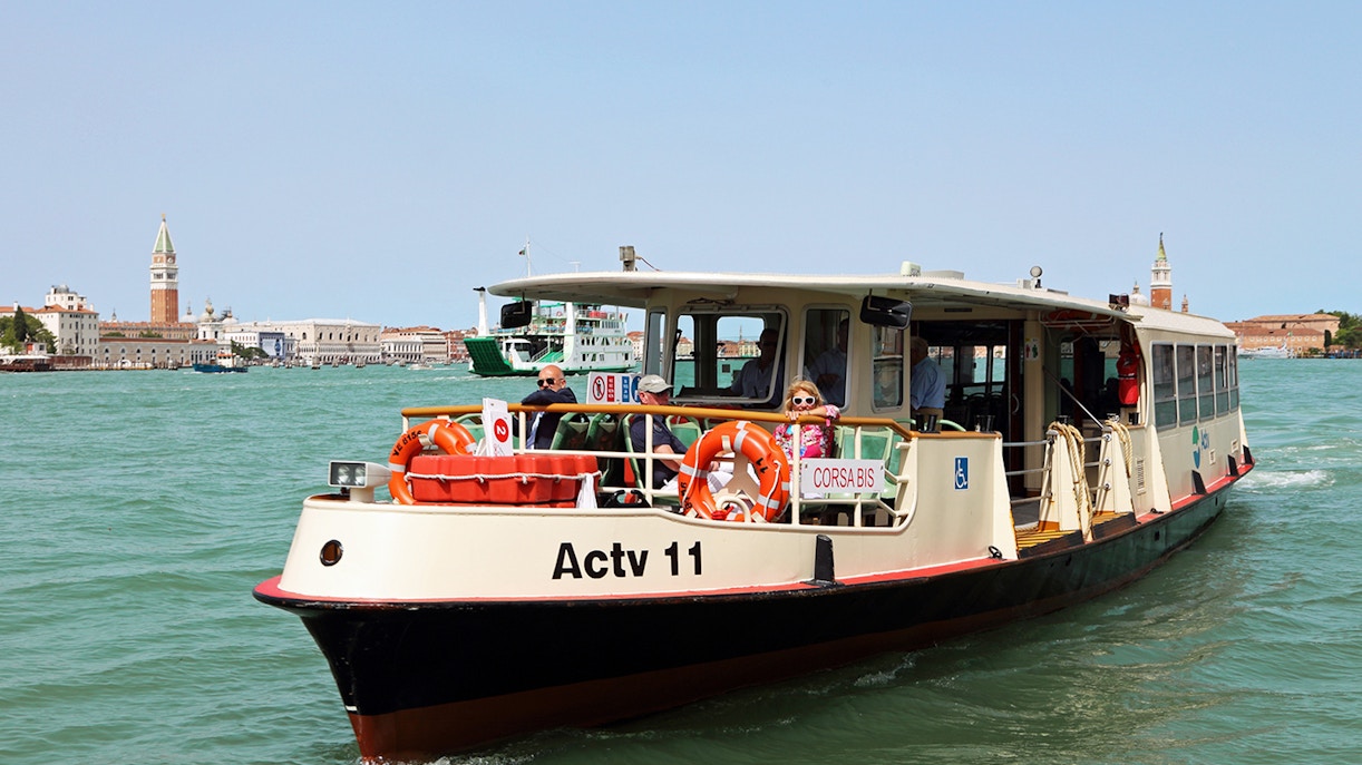 Venice Water Bus - Who Operates the Vaporetto?