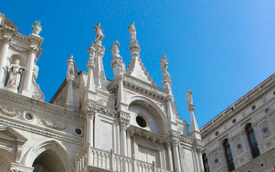 Doge’s Palace facade with statues, Venice 3-Museum Pass.