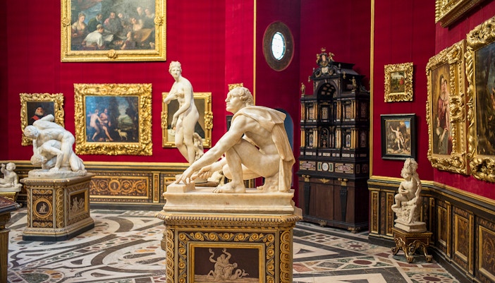 Medici Venus statue, a classical masterpiece amidst lavish Renaissance art, in Uffizi Gallery
