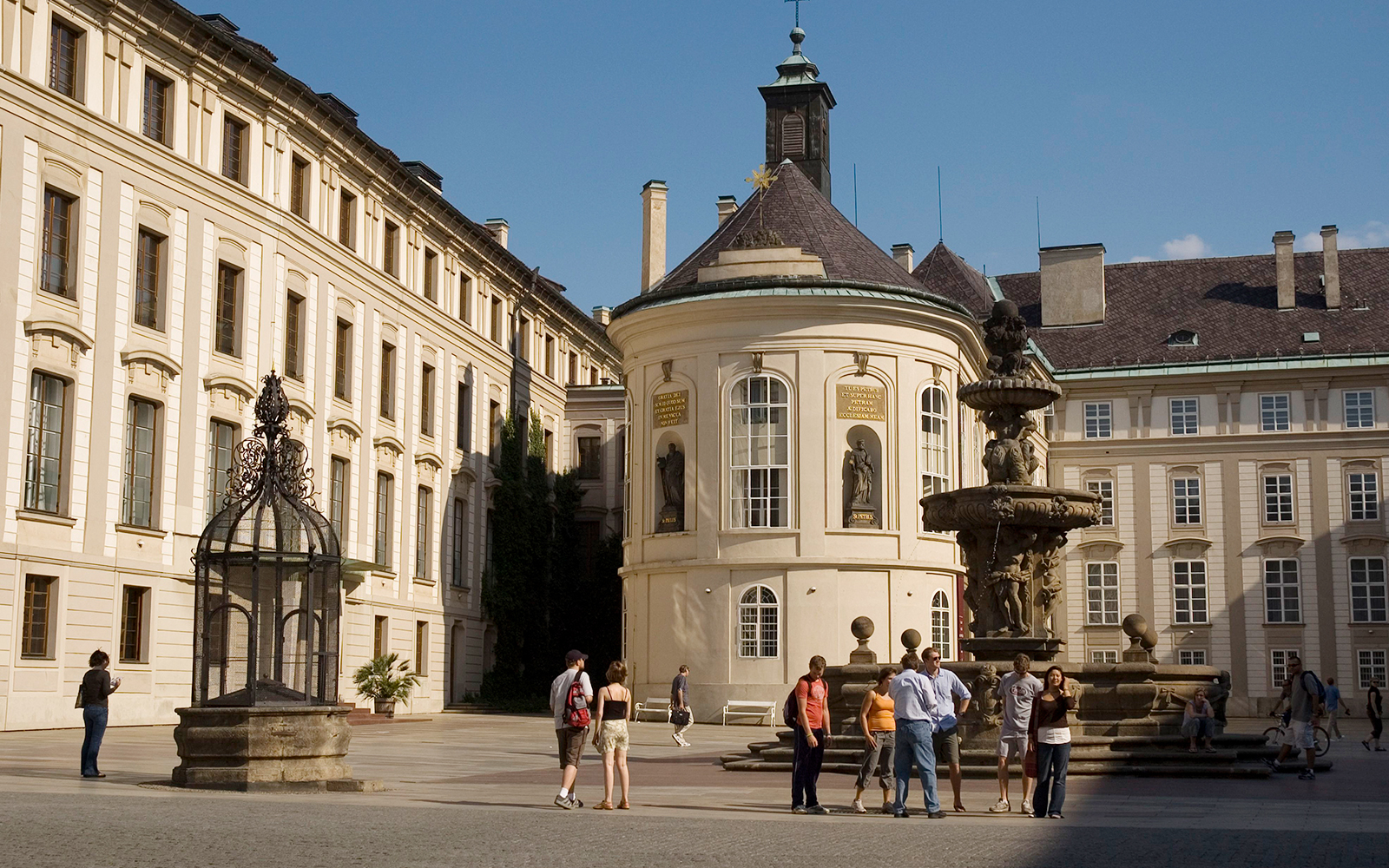 prague river cruises and tour