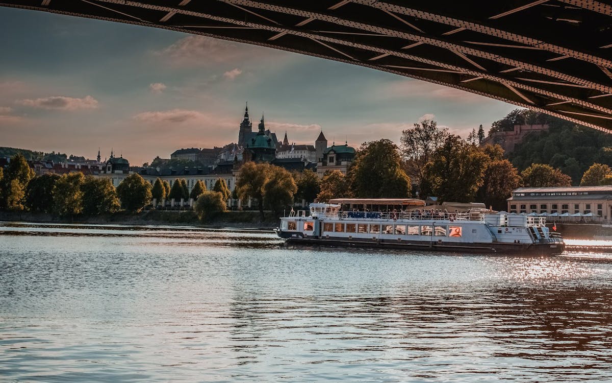praga: crociera sul fiume di 1 ora con guida multimediale-3 praga: crociera sul fiume di 1 ora con guida multimediale-3