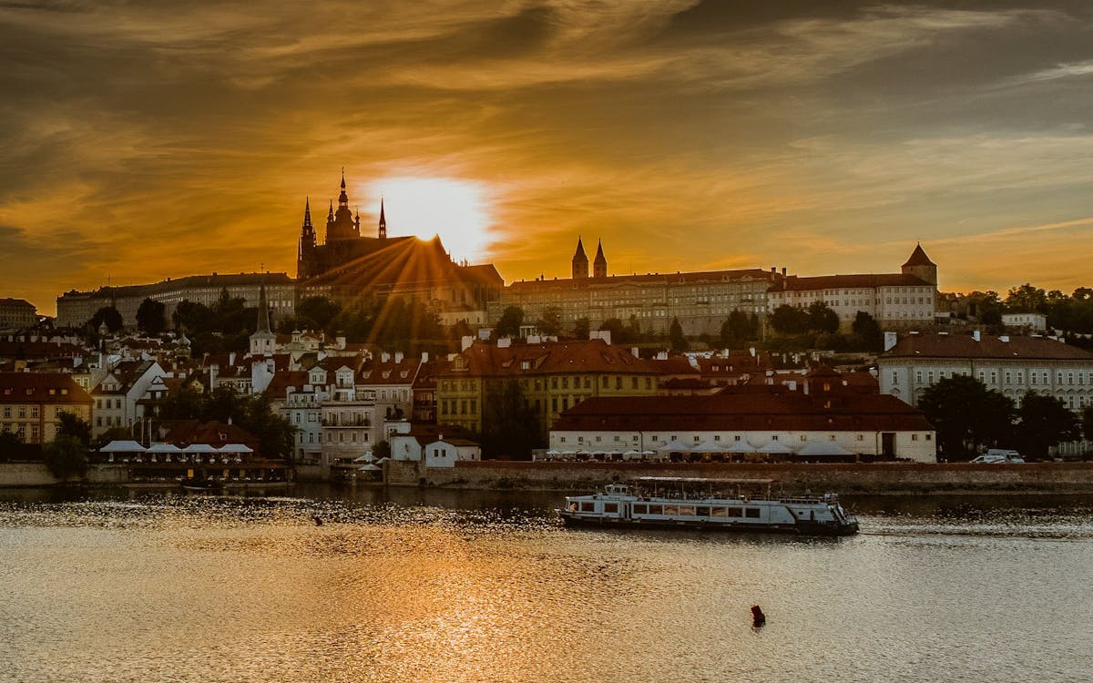 praga: crociera sul fiume di 1 ora con guida multimediale-4 praga: crociera sul fiume di 1 ora con guida multimediale-4