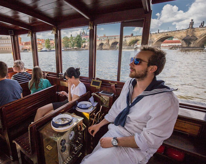 Prague Castle Complex Tour & Canal River Cruise