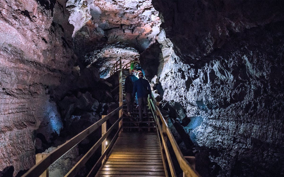 south coast & northern lights tour: southern iceland lava fields, glaciers & beaches-4 south coast & northern lights tour: southern iceland lava fields, glaciers & beaches-4