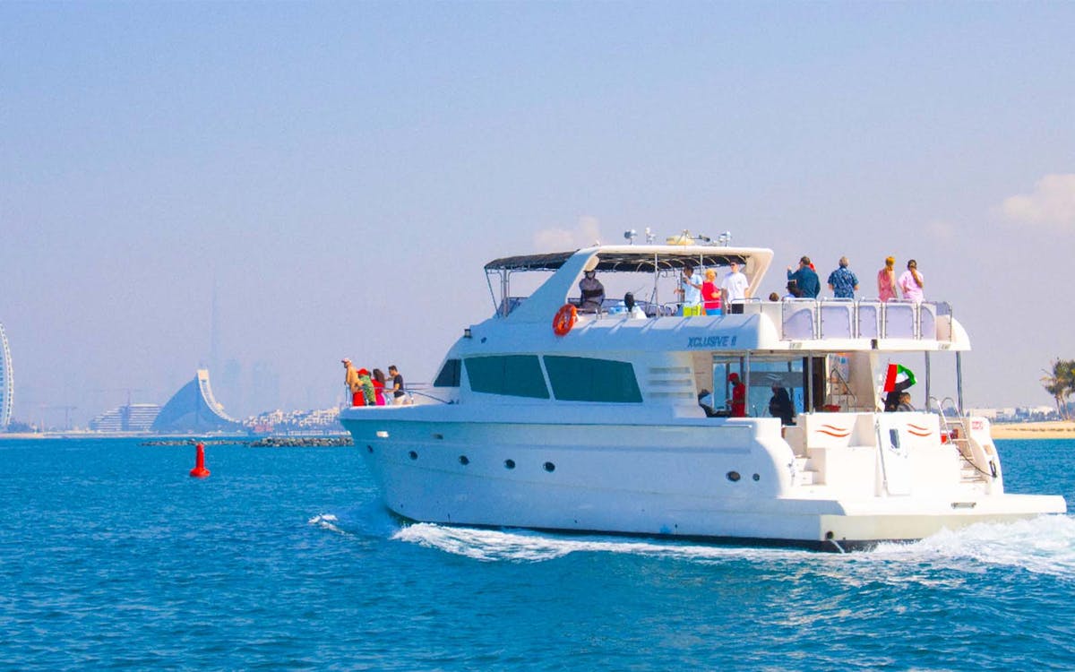 shared yacht tour dubai