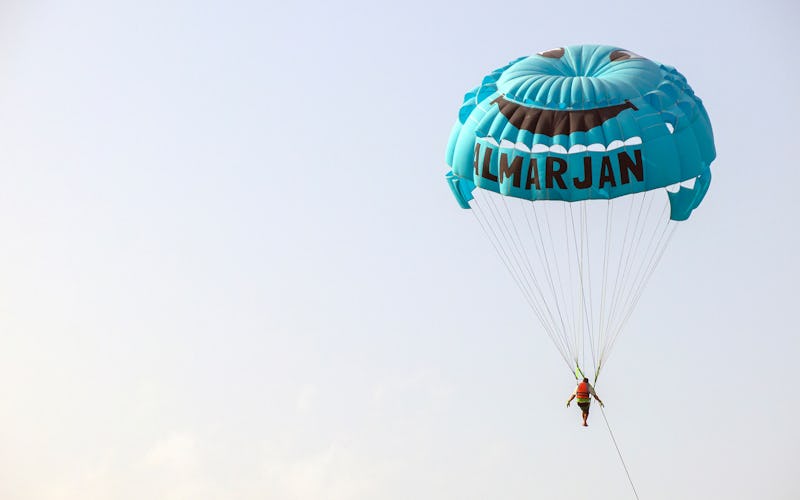 parasailing in dubai