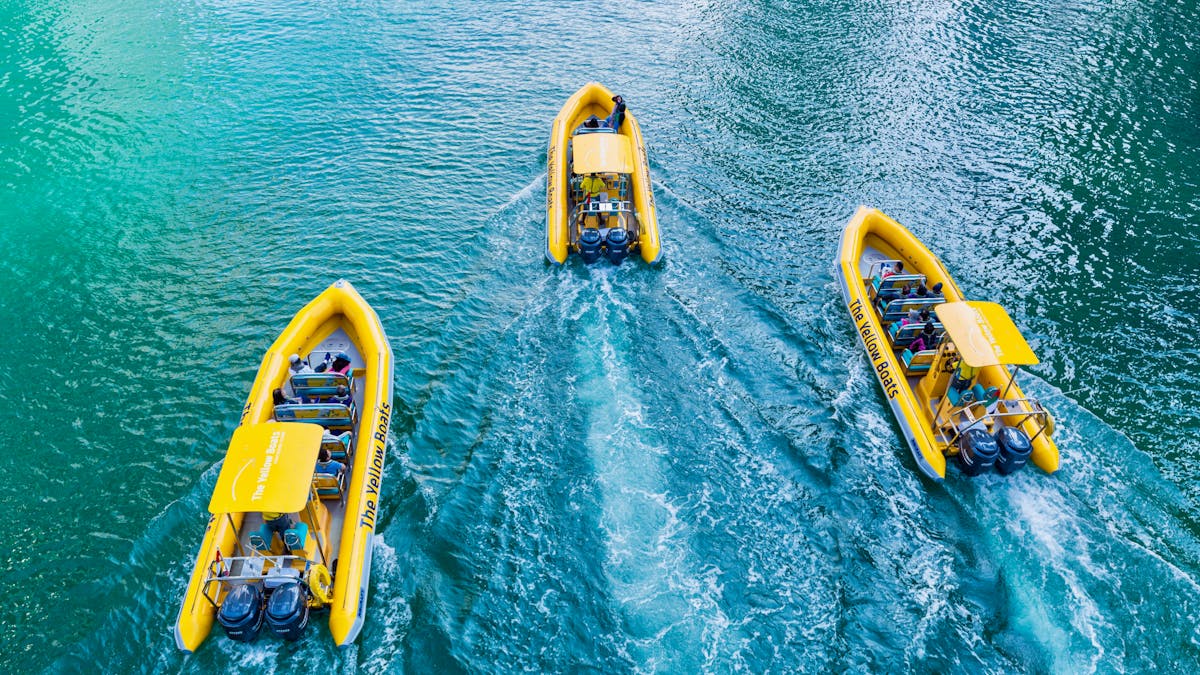 yellow boat dubai