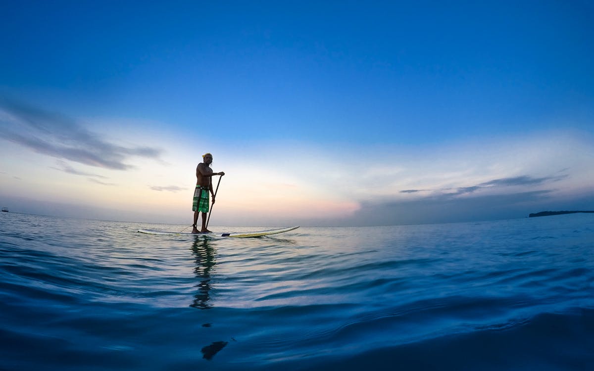 stand-up paddleboarding-1 stand-up paddleboarding-1