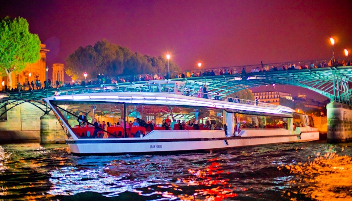 Cruzeiro com jantar Bateaux Mouches
