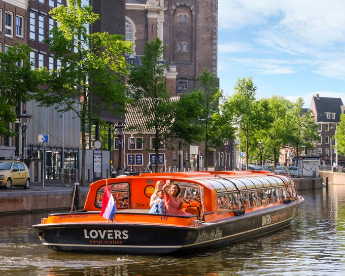 Amsterdam: 1-Hour Sightseeing Canal Cruise on Electric Boat