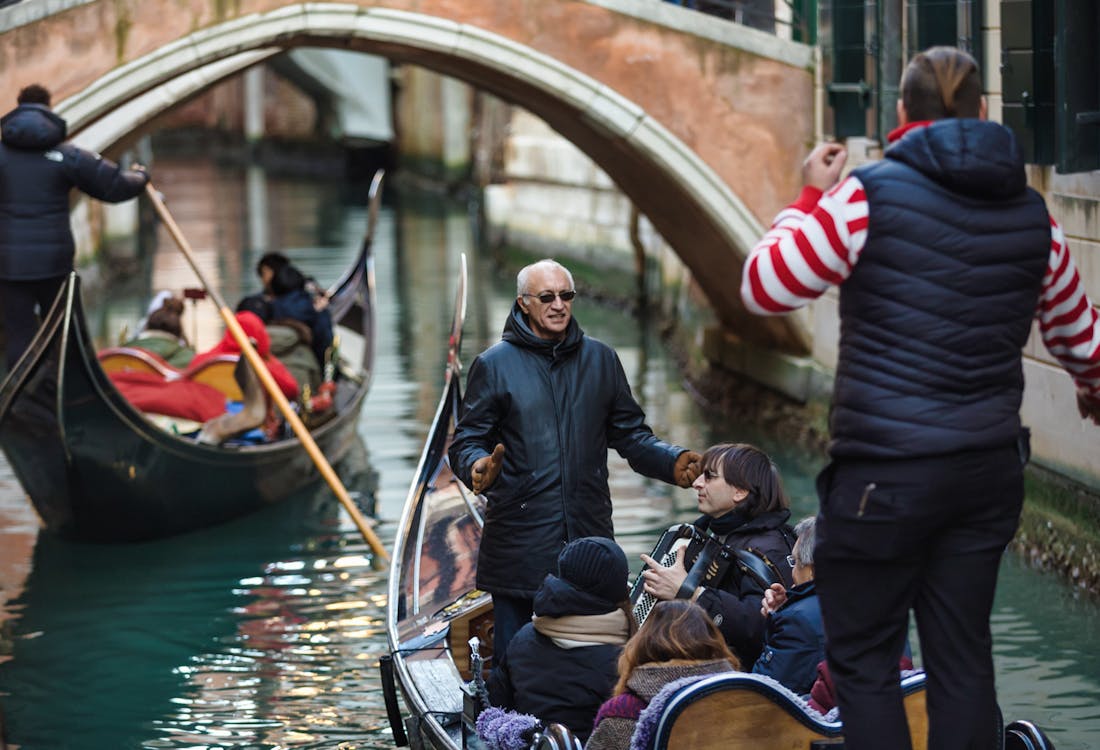 venice gondolier