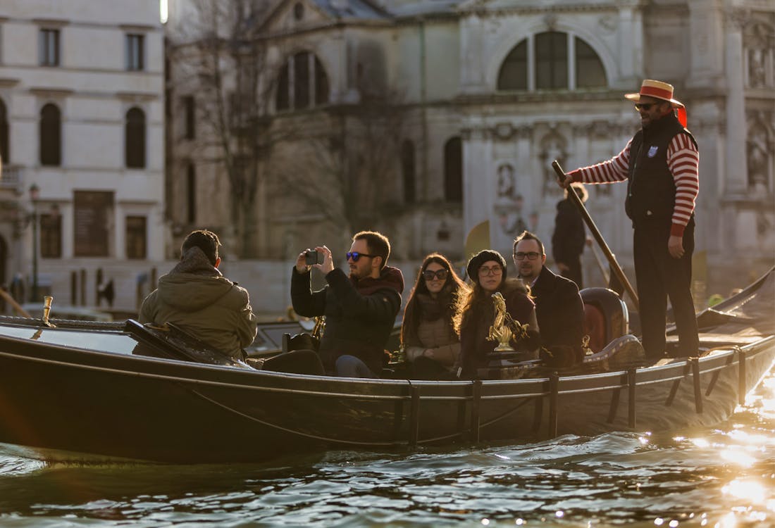 venice gondola ride