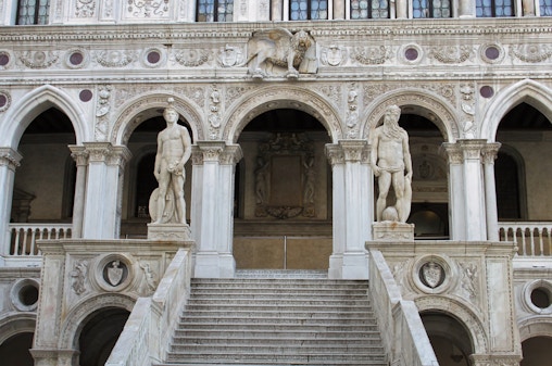 Dogenpalast Schnelleinlass-Tickets mit Reiseführer