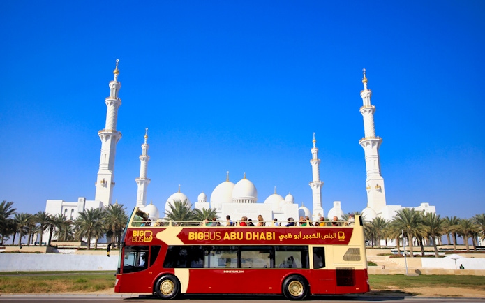 Big Bus Abu Dhabi in front of Sheikh Zayed Grand Mosque.