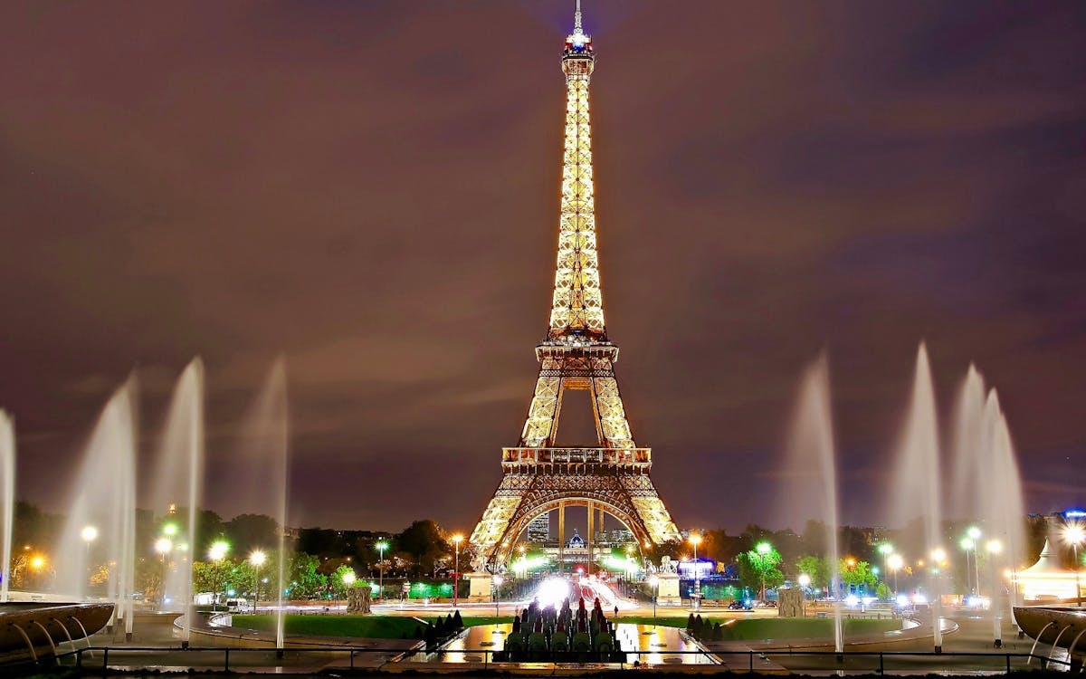 eiffel tower guided tour with interactive experience & optional summit-2 eiffel tower guided tour with interactive experience & optional summit-2