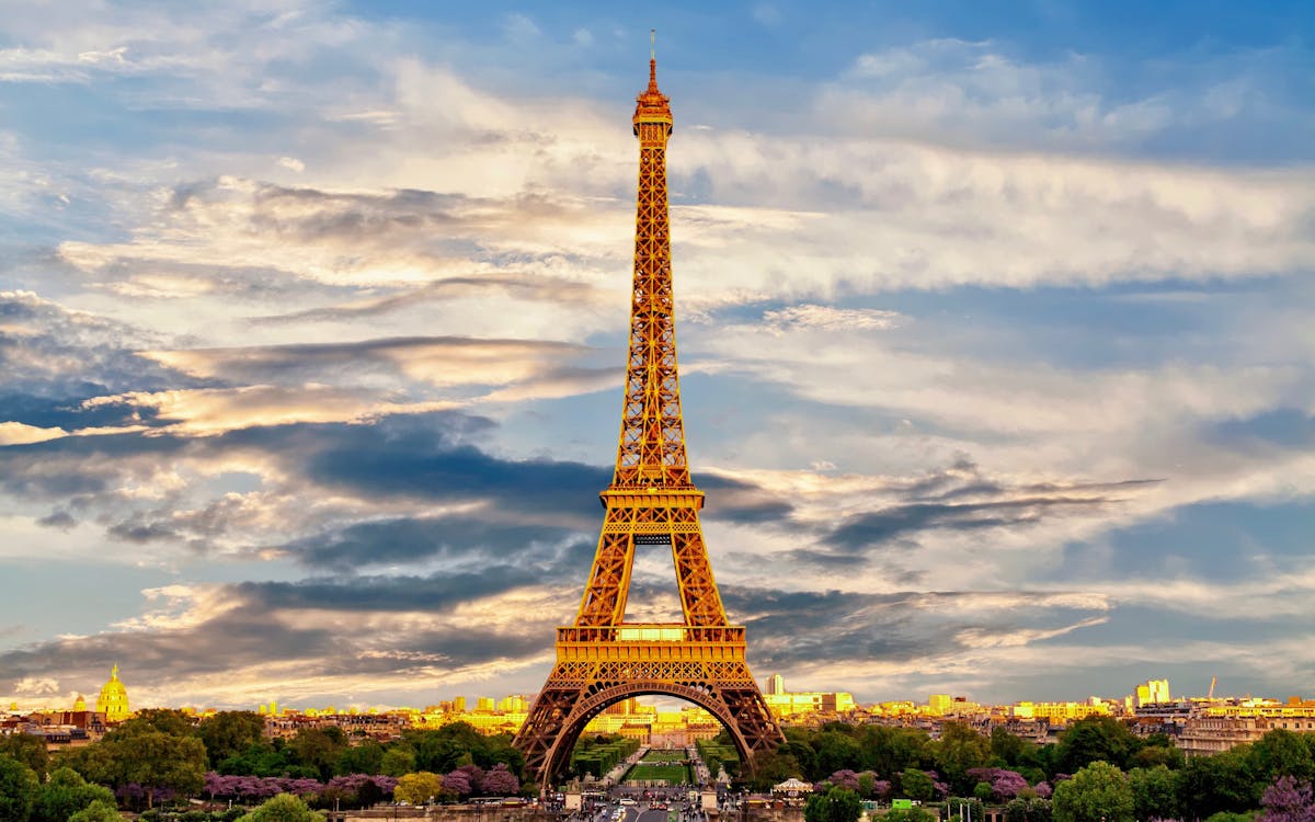 eiffel tower guided tour with interactive experience & optional summit-3 eiffel tower guided tour with interactive experience & optional summit-3