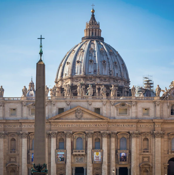 Which is the best entrance to enter St. Peter’s Basilica? Find out in this guide.