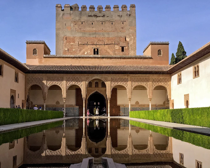Skip-the-Line Guided Tour of the Alhambra Palace and Generalife