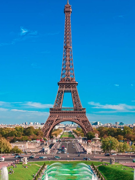 Eiffel Tower view from Trocadéro Gardens, Paris, part of combo tour with Disneyland® Paris tickets.