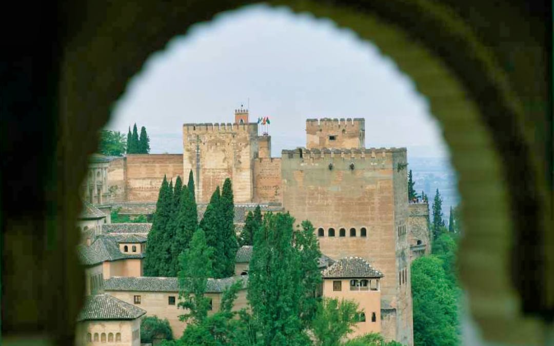 Tour In Kleiner Gruppe Alhambra Nasridenpalaste Und Generalife Die Besten Preise Mit Headout
