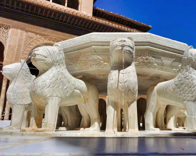 Alhambra Premium Skip-the-Line Guided Tour with Nasrid Palaces