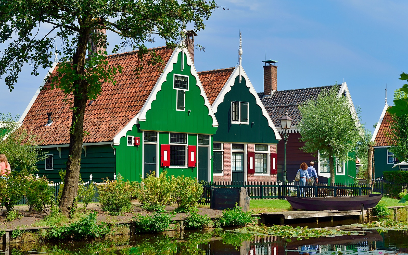 Traditional Dutch houses in Zaanse Schans, part of the Keukenhof, Zaanse Schans & A’DAM Lookout Guided Tour.