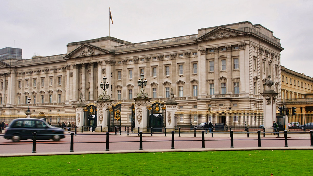 Buckingham Palace exterior in London, part of the Ultimate Changing of the Guard Experience.